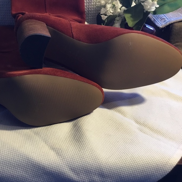 CHARLES BY CHARLES DAVID Women's Red Ruched Barrie Leather Booties Size 8M - Picture 7 of 11